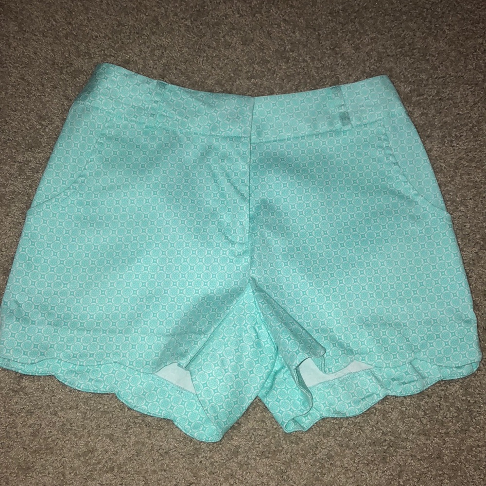 NWOT Scalloped Bottom shorts size 3